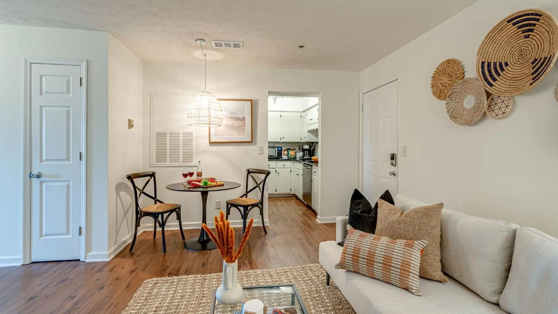 Nashville - 1808 State St #208